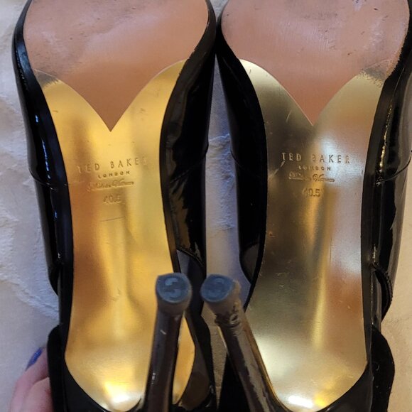 💎Fabulous Ted Baker London Black Patent Leather Pumps with Gold Trim - Picture 6 of 7